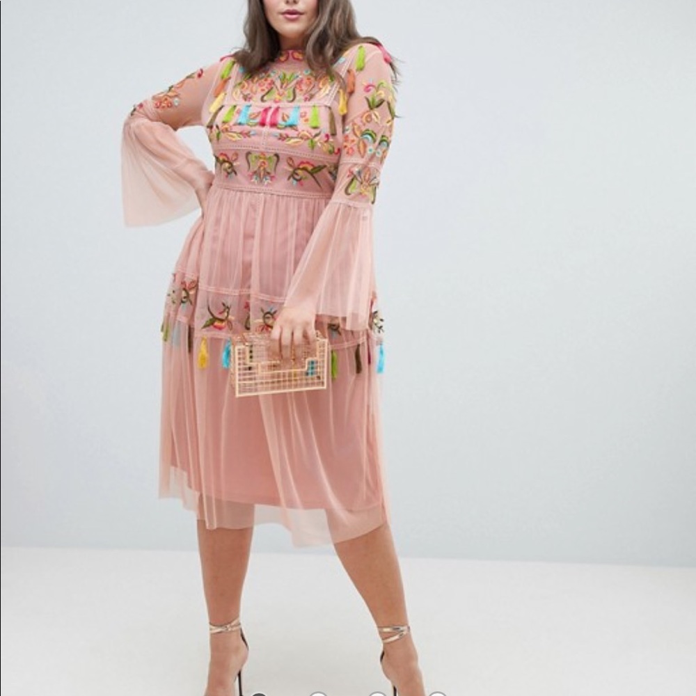 Curve Frock&Frill Folk Embroidered Tassel dress